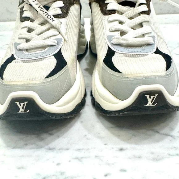 Authentic Louis Vuitton Women’s  Run 55 Trainers Sneakers - size 6.5 US - Picture 12 of 15